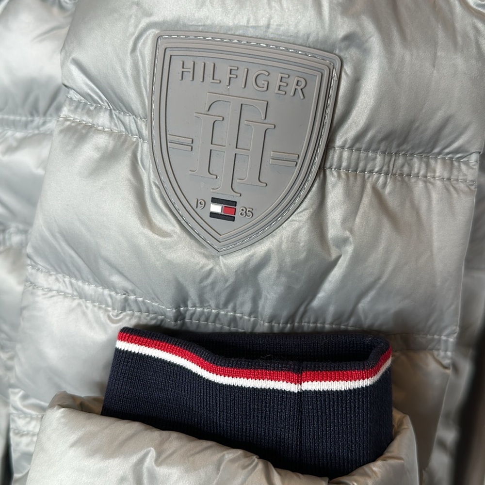 Tommy Hilfiger women’s jacket color gray size S/P Insulation Luxe. - Picture 3 of 7